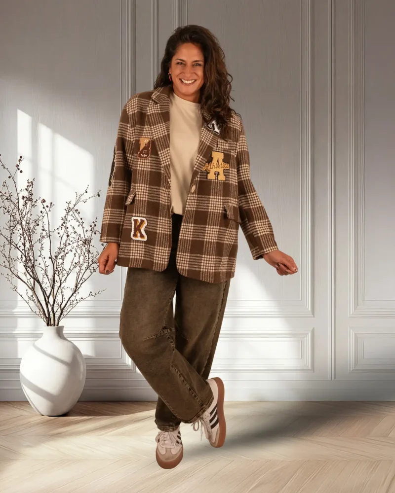 Bruin/beige oversized blazer met applicaties van Zeta Otto - Afbeelding 2