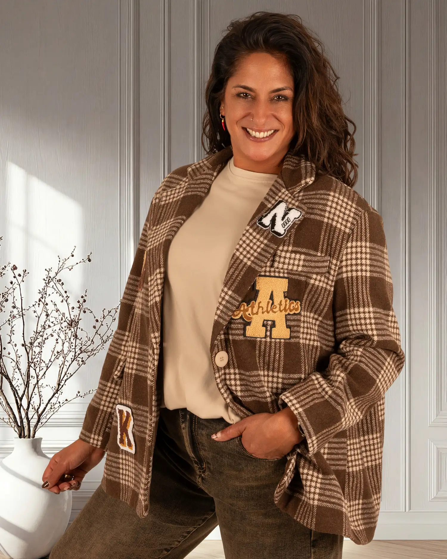 Bruin/beige oversized blazer met applicaties van Zeta Otto - Afbeelding 3