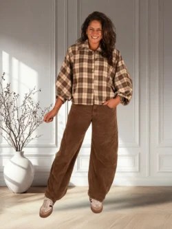 Bruine rib barrel wide leg jeans van Gemma Ricceri