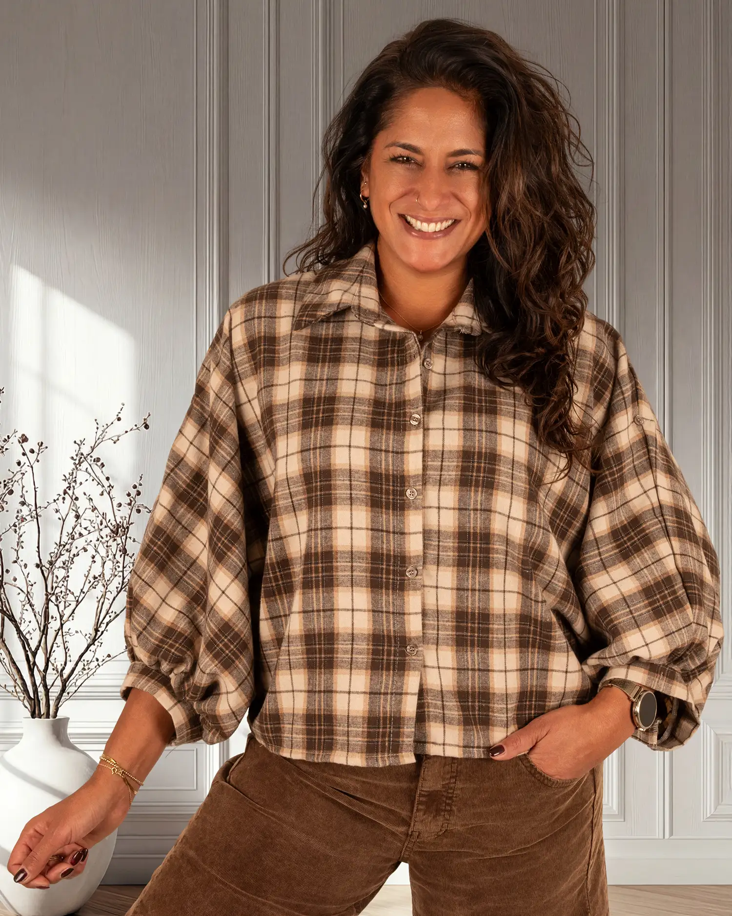 Beige/bruin geruite flanellen oversized blouse van BM - Afbeelding 2