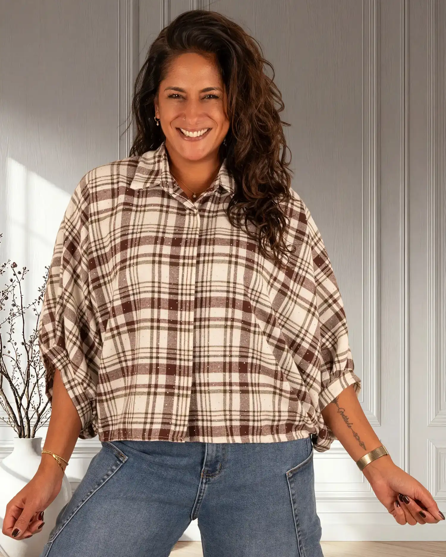 Ecru/bordeaux geruite flanellen oversized blouse strass van Vera Jo