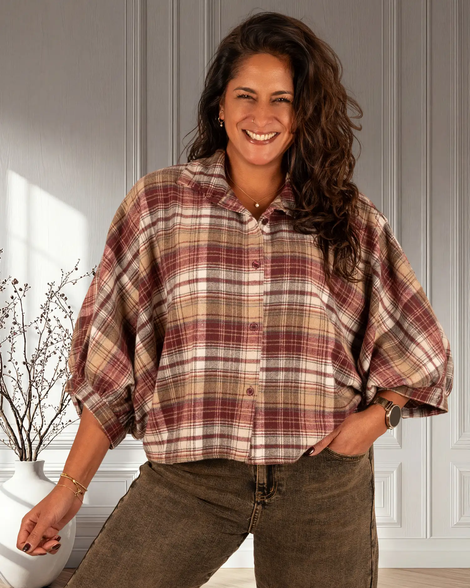 Ecru/bordeaux geruite flanellen oversized blouse van El-Vita