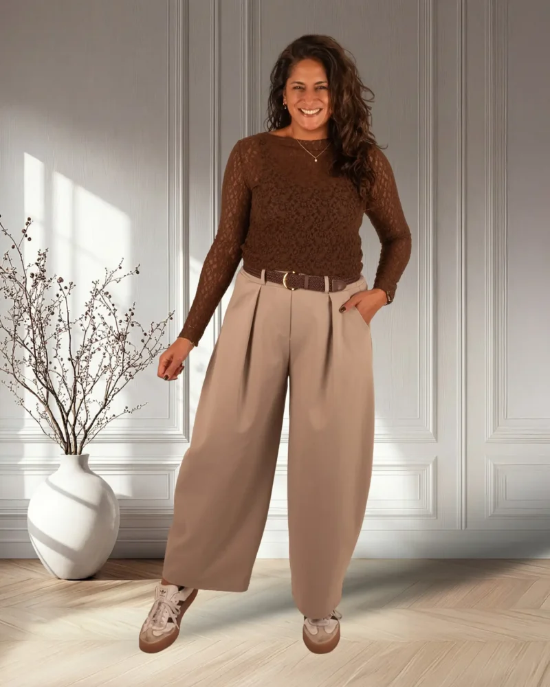 Donkerbeige stretch barrel broek met riem van H&G