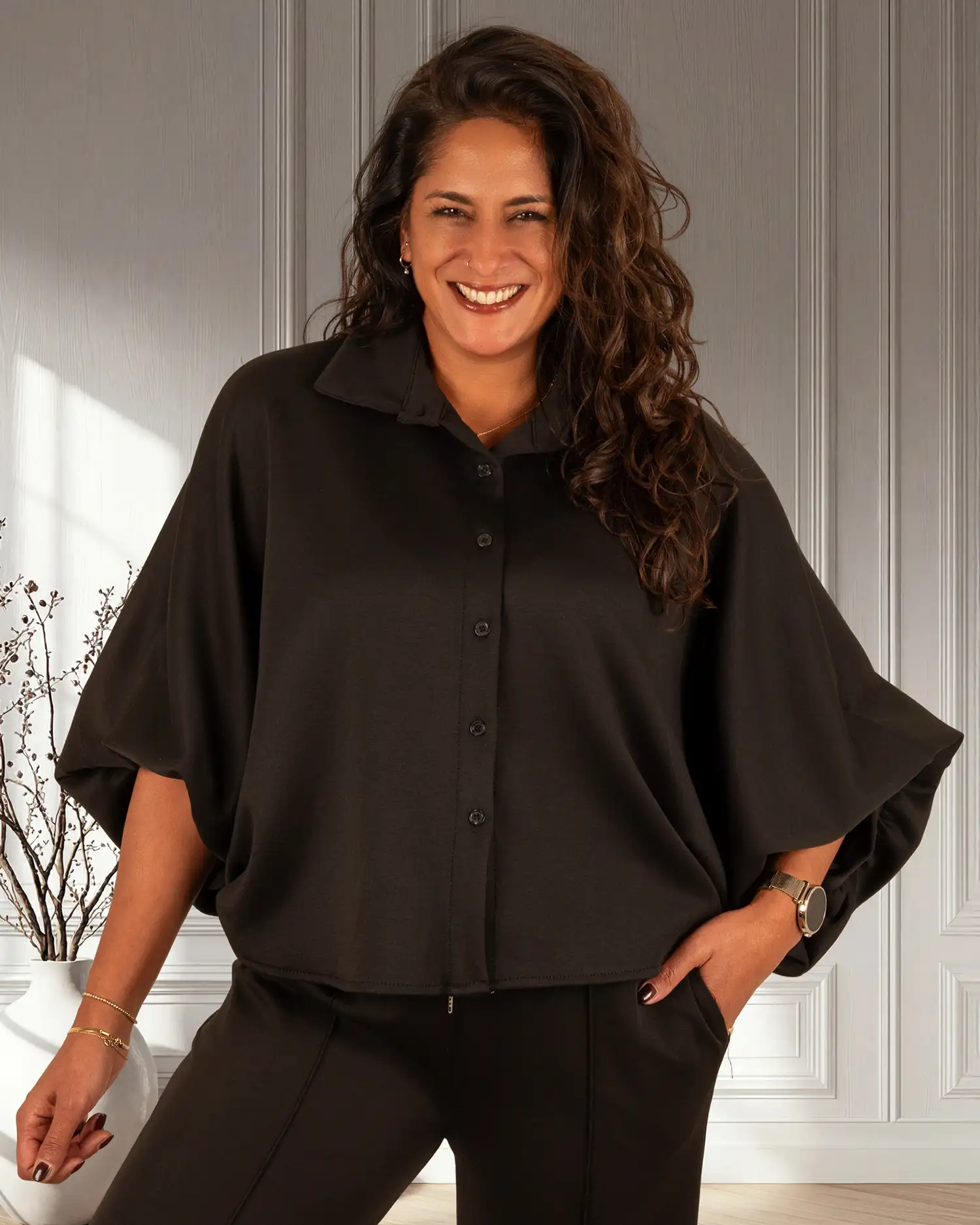 Zwarte oversized stretch blouse van BM - Afbeelding 2