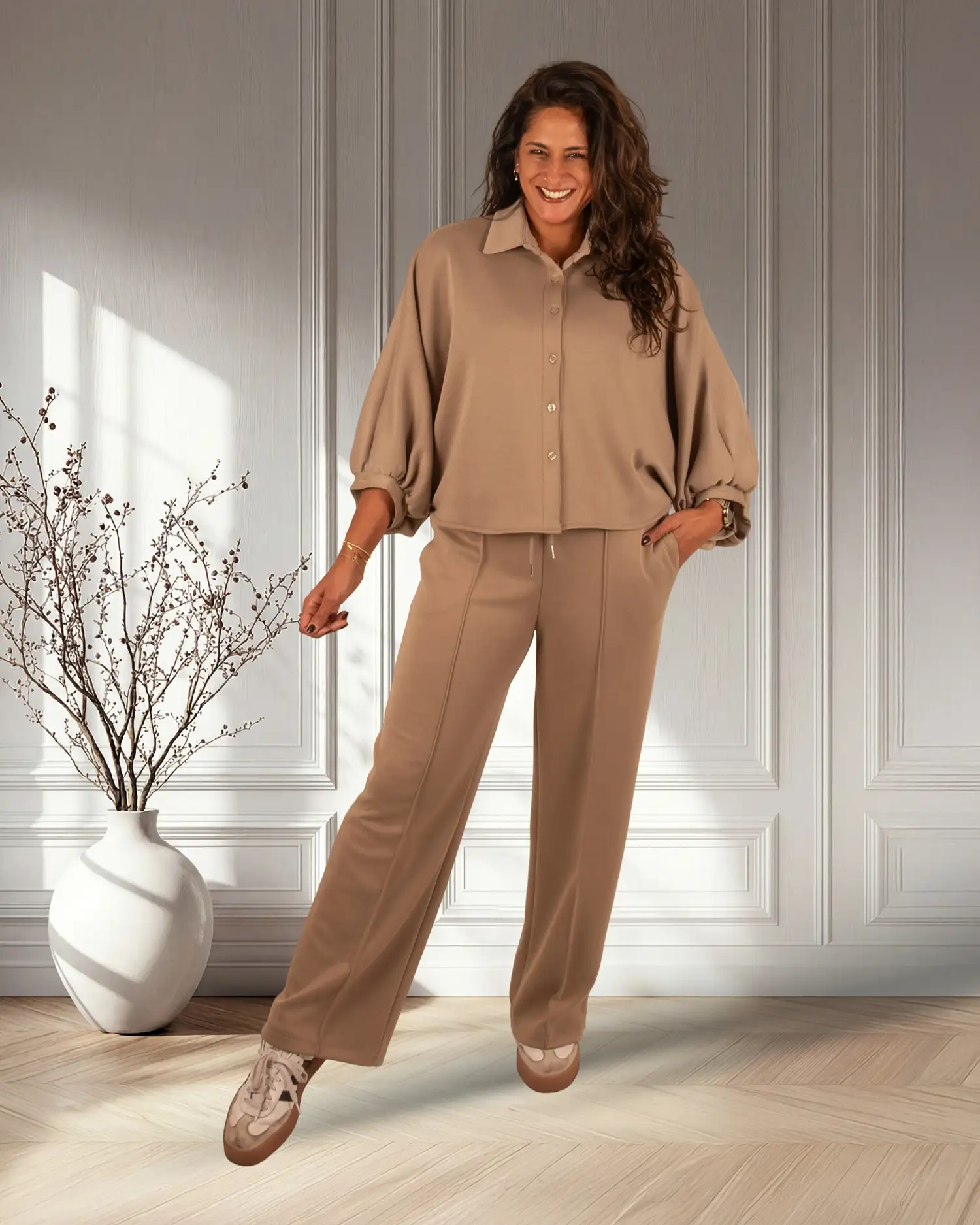 Donkerbeige oversized stretch blouse van BM - Afbeelding 3