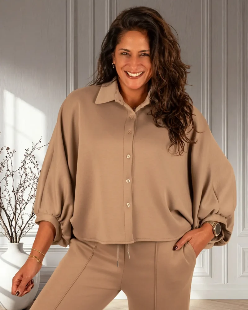 Donkerbeige oversized stretch blouse van BM