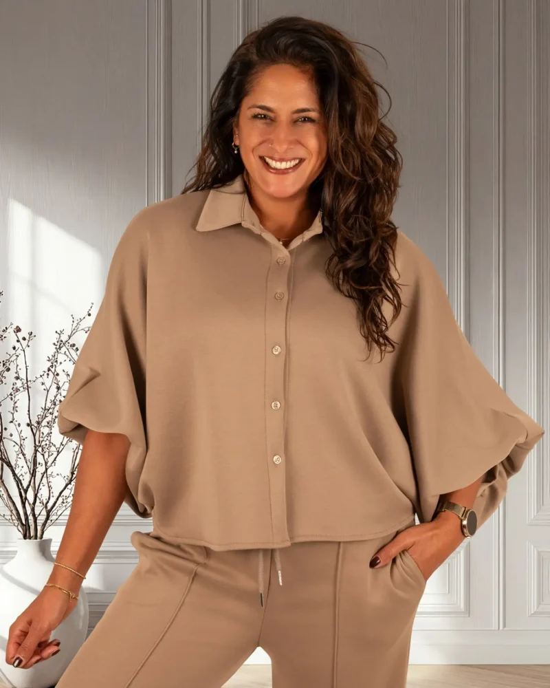 Donkerbeige oversized stretch blouse van BM - Afbeelding 2
